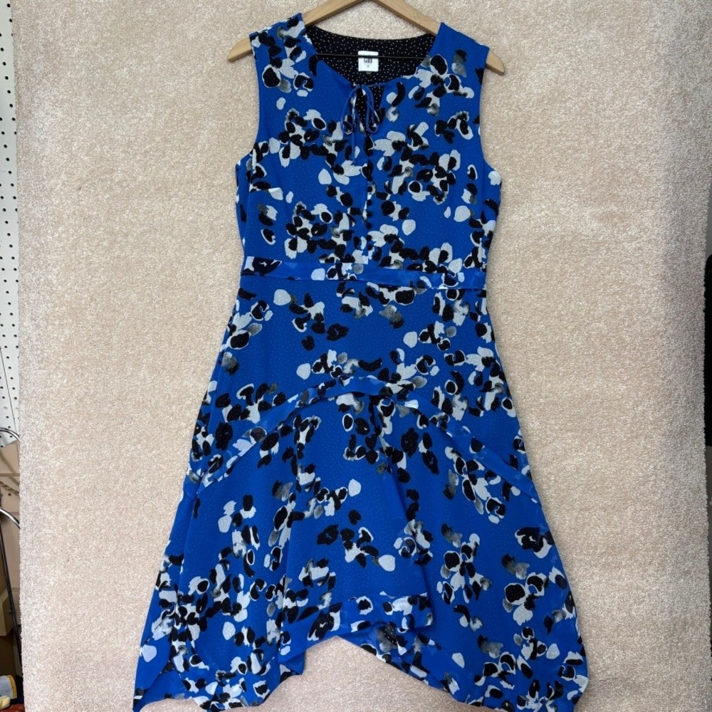 CAbi Blue Floral Sleeveless Dress Size Medium Knee Length Summer Vacation Casual